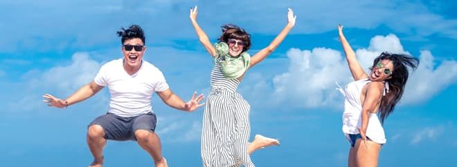 ワールドオンラインストア通販の使い方や選び方を解説するイメージ。ブランド別に商品を比較しながら自分に合うアイテムを探せる様子